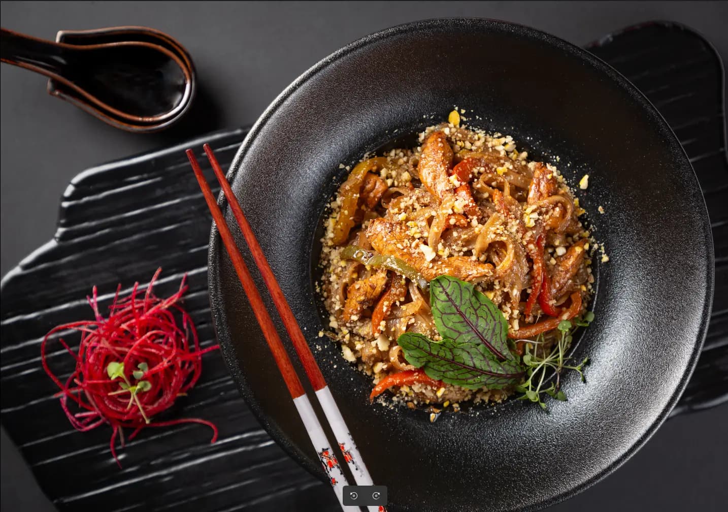 غذای گرم ژاپنی رستوران کنزو